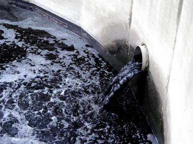 Klärschlamm Becken